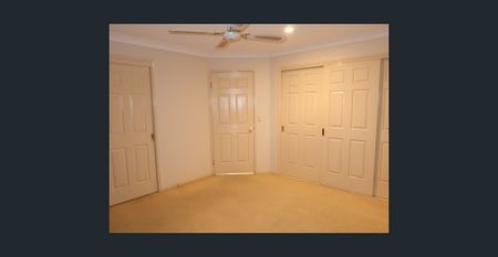 SPACIOUS LOWSET BRICK HOME WITH AIR CON - Photo 3