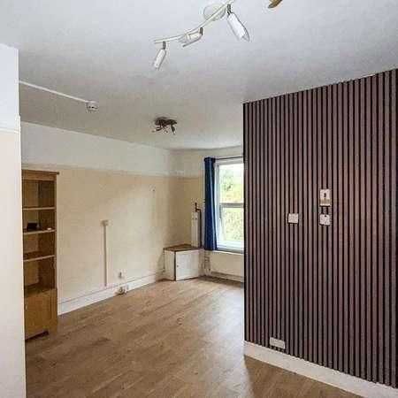 Lower Warberry Road, Torquay, TQ1 - Photo 1