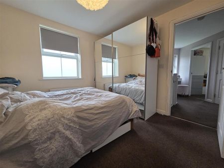 3 bedroom semi-detached house to rent - Photo 4