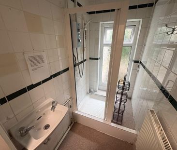 1 bedroom in a house share to rent - Photo 6