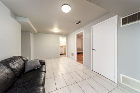 For Lease - 2534 Palisander Avenue Unit# Lower, Mississauga, Ontario - Photo 3
