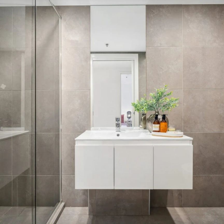 Spacious 2 Bedrooms Unfurnished Apartment - Photo 1