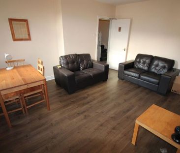 4 bedroom flat to rent - Photo 1