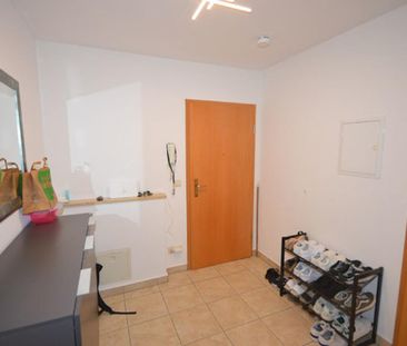 2-Zimmer-Dachgeschosswohnung ohne Aufzug, aber mit Loggia! Neumarkt... - Photo 1