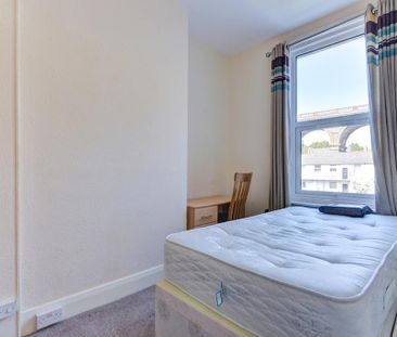 10 bedroom house to rent - Photo 3