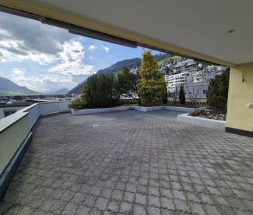 5 1/2-Zimmer-Attikawohnung mit riesiger Terrasse - Photo 1