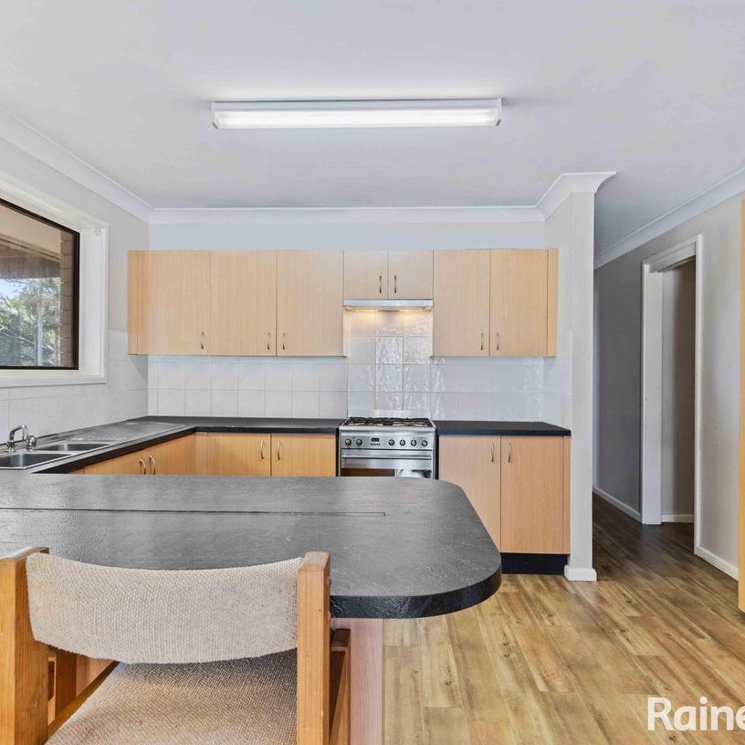 Coastal Family Home with Flexible Living in Prime Mollymook Location! - Photo 1