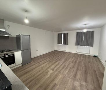 2 Bed Terraced House, Florence Street, E16 - Photo 2