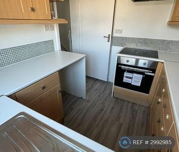 2 bedroom flat to rent - Photo 4