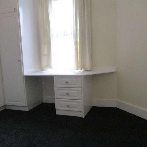 Montague Road, Hounslow, TW3 - Photo 1