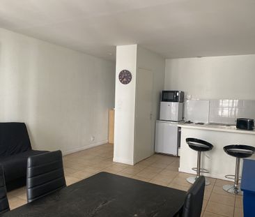 Location Appartement 1 pièce 36m² LYON 2ème - Photo 3
