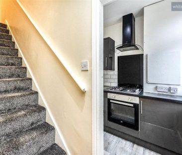 2 bedroom terraced house to rent - Photo 2