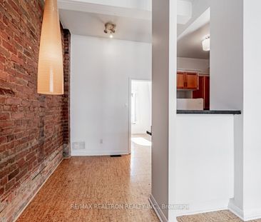 Townhouse For Lease | C8135978 - Photo 5