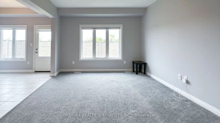 Property For Lease | X9053062 - Photo 2