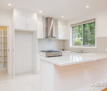 1/4 Moorea Court, Mount Waverley - Photo 2