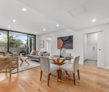 Immaculate | Sought-After Convenience - Photo 4