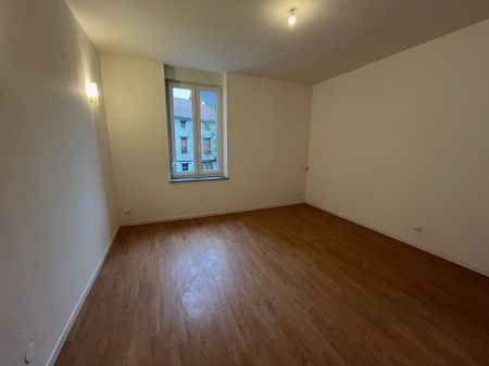 Location Appartement 2 pièces 61m² HOMECOURT 54310 - Photo 2