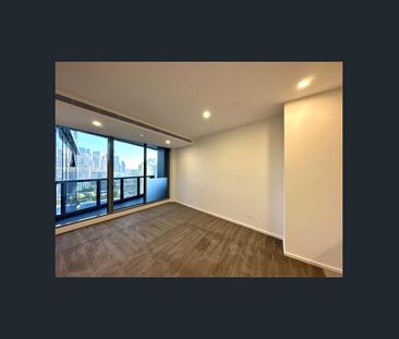 UNFURNISHED STYLISH ONE BEDROOM APARTMENT LOCATED IN THE HEART OF SOUTHBANK - Photo 2