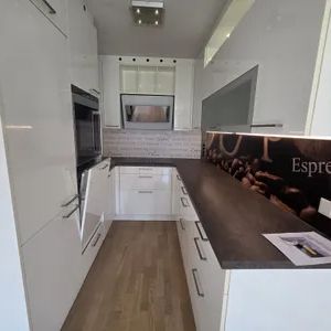 Helle 2 Zi Neubauwohnung mit hofseitiger Loggia in absoluter Ruhelage - Foto 2