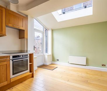 2 bedroom terraced house to rent - Photo 4