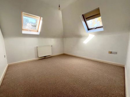 PORTCHESTER ROAD, SPRINGBOURNE - Photo 4