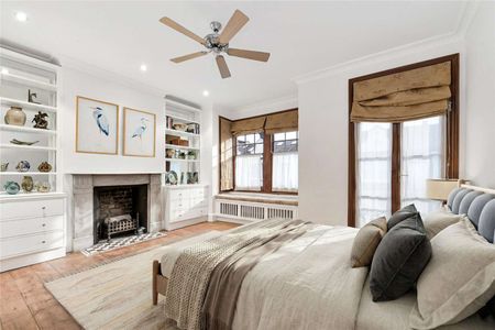 Spacious and very well presented four bedroom family home offering excellent living accommodation in the heart of Parsons Green. This property also benefits from a garden and cellar. - Photo 3