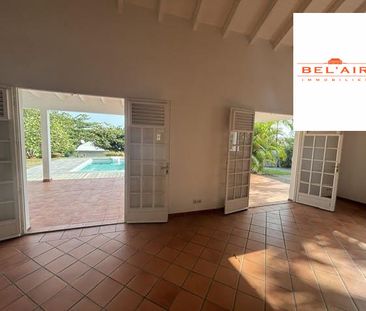 Location Maison 5 pièces 124m² LE FRANCOIS 97240 - Photo 3