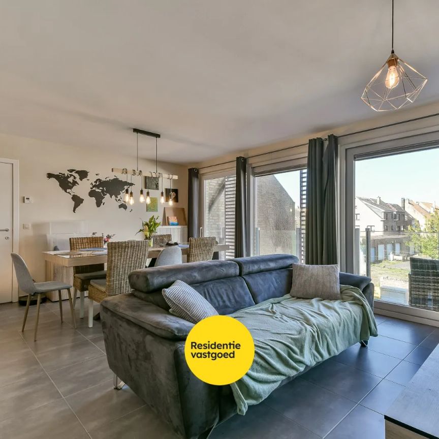 Instapklaar en lichtrijk 2-slaapkamerappartement in Bredene - Photo 1