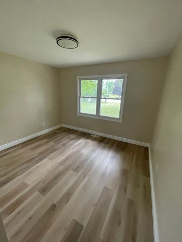 For Lease - 462 Coronation Boulevard, Loyalist, Ontario - Photo 3