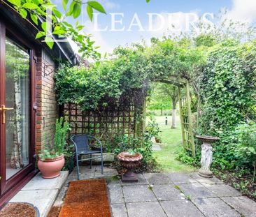 2 bedroom bungalow to rent Willow Walk, Redhill, Surrey, RH1 - Photo 6