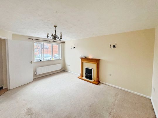 3 bedroom house to rent Dyson Close, Huntingdon, Cambridgeshire, PE29 - Photo 1