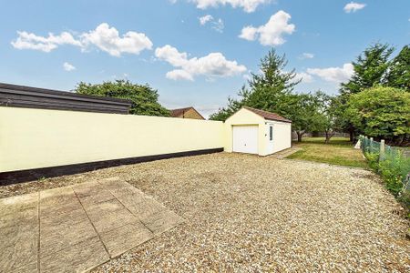 3 bedroom semi-detached house to rent - Photo 3