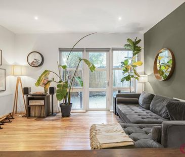 3 bedroom flat to rent - Photo 6