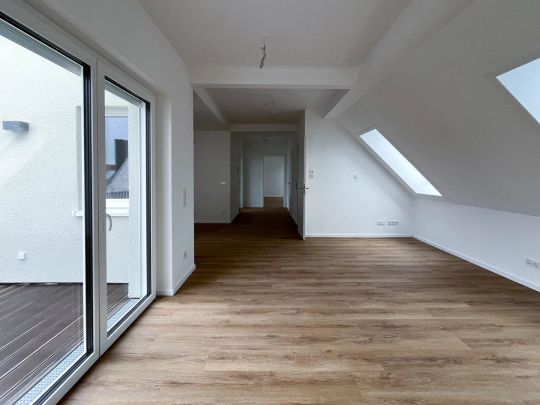 Neubau-Dachgeschosswohnungen mit Fahrstuhl - Photo 1