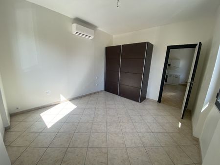 Location Appartement 3 pièces 61m² - Photo 2