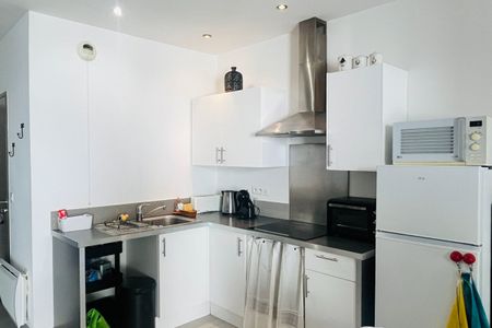 Meyrargues - T2 meublé avec jardin, climatisation et stationnement - Photo 3