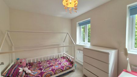 4 bedroom town house to rent College Drive - LU5 - Photo 2