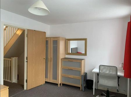 3 bedroom terraced house to rent - Photo 2