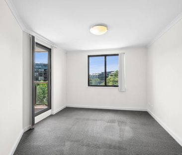 Modern 2-Bedroom Apartment in the Phoenix Complex – Walk to the CBD! - Photo 1