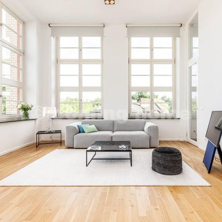 Nice Factory Living - Photo 2