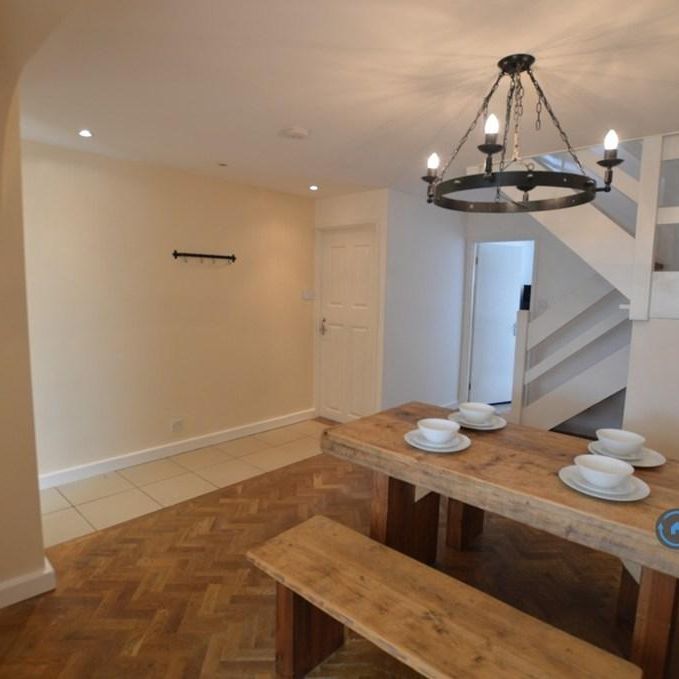 4 bedroom semi-detached house to rent - Photo 1