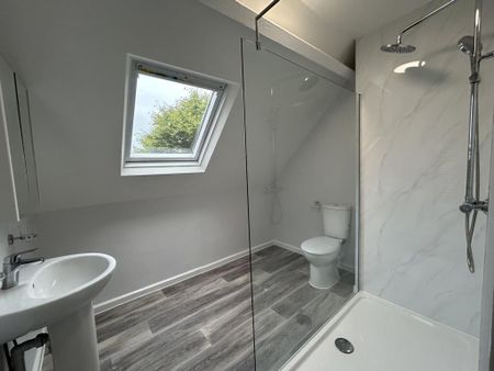 3 bedroom semi-detached house to rent - Photo 4