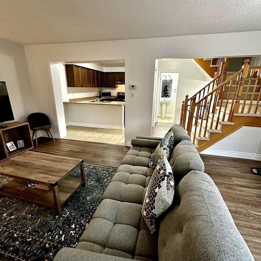 For Lease - 812 Fowles Court, Milton, Ontario - Photo 1