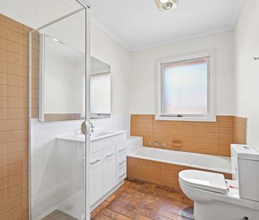 Location Location - Just 5 Minutes' Walk to Laverton Station! - Photo 5