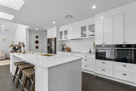 Spacious executive family home - Photo 4