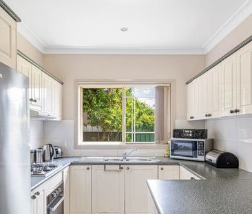 Spacious Two Bedroom Townhouse - Photo 5