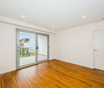 Modern Two Bedroom Gem - Photo 6