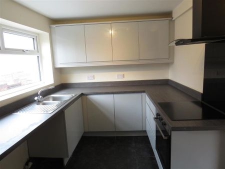 3 bedroom end of terrace house to rent - Photo 5