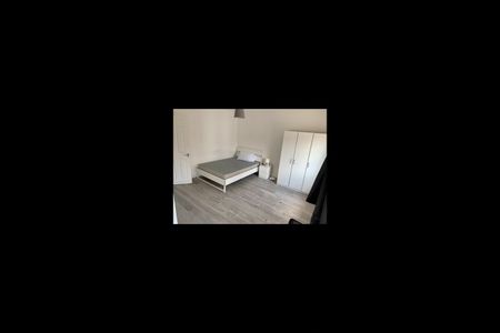 3 Bed Terraced House, Cross Green Lane, LS9 - Photo 5