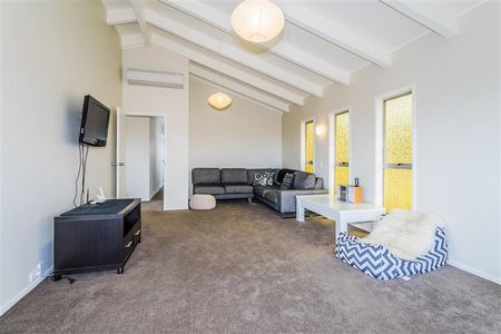 Property Management570A Beach Road, Rothesay Bay - House for Rent - Photo 2
